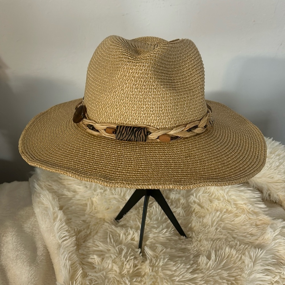 Safari Sunhat 😀.     OS